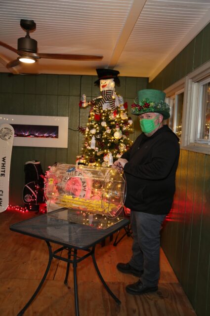 Shooter's Pub tree raffle